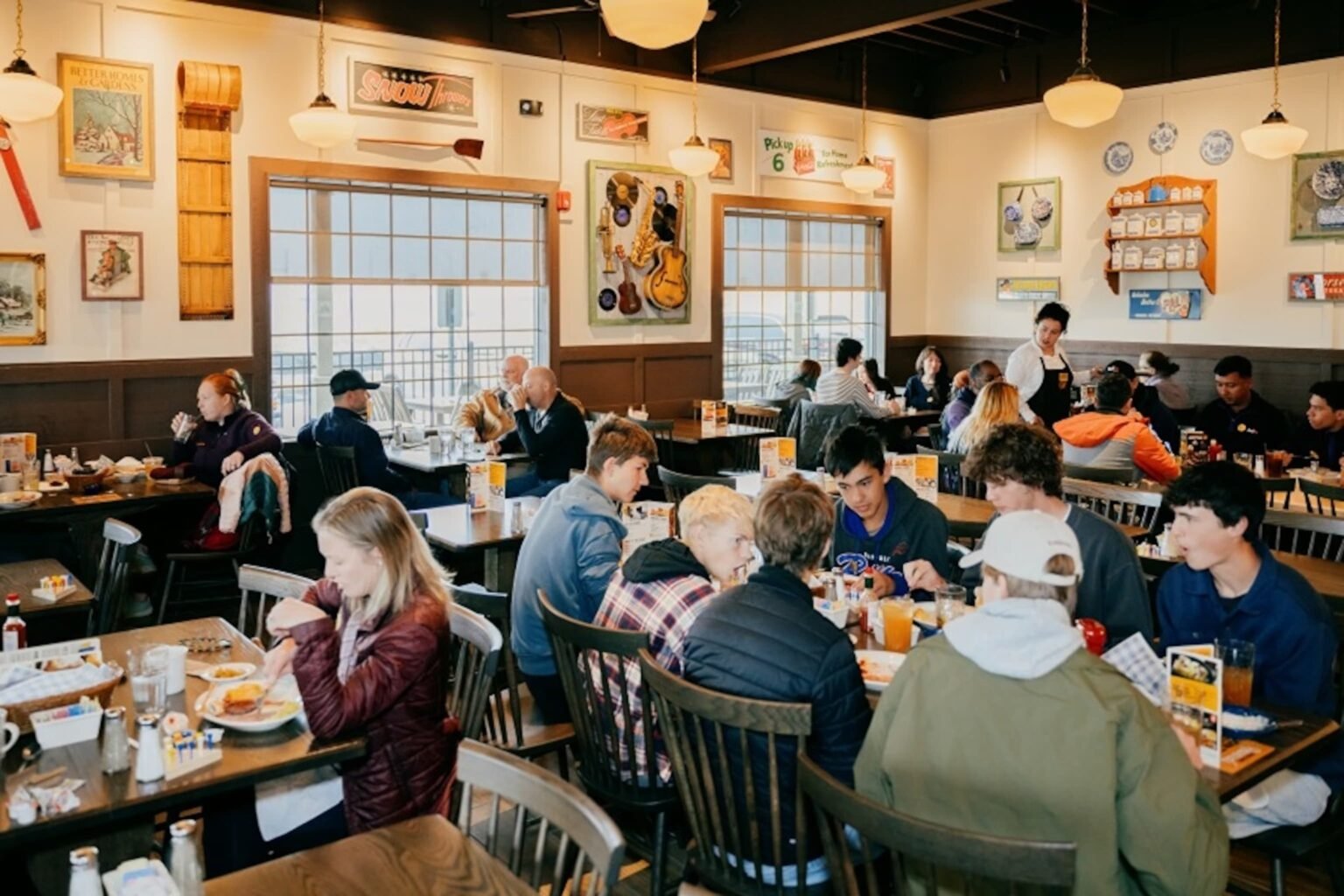 Cracker Barrel’s New Dining Rule: What Guests Should Know Before Their Next Visit Cracker Barrel’s New Dining Rule